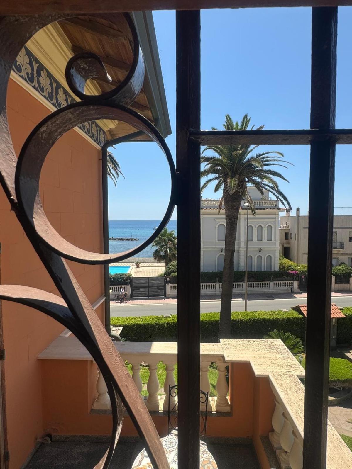 Palazzo Moresco サンタ・マリネッラ エクステリア 写真